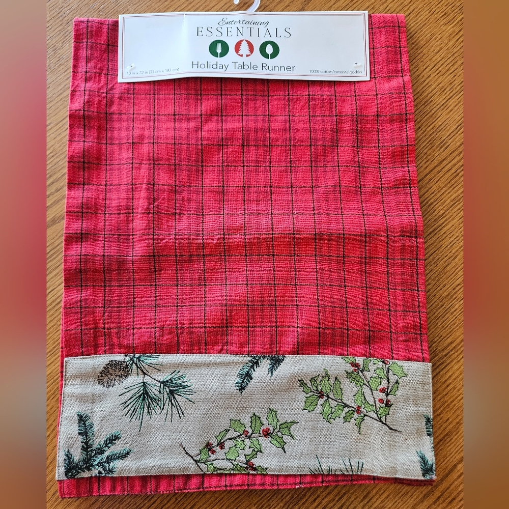 Entertaining Essentials Red Holiday Table Runner